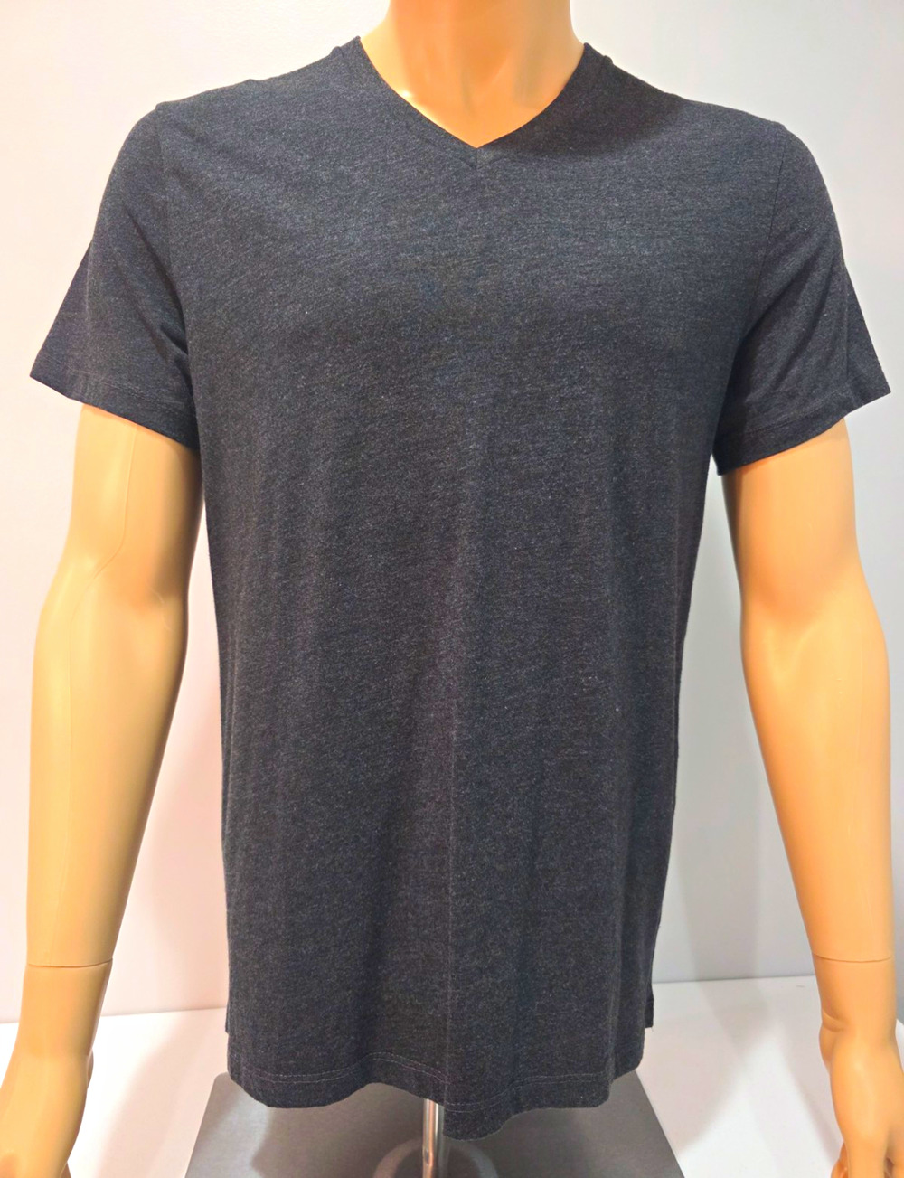 Old Navy Mens Medium V Neck T Shirt Charcoal Gray Heather Short Sleeve Basic